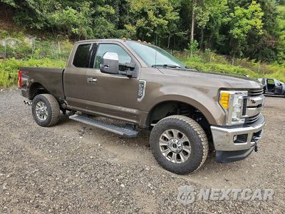 Czwarte zdjęcie samochodu z boku: 2017 FORD F350 SUPER DUTY VIN:1FT8X3BT5HEB38512 - miniatura