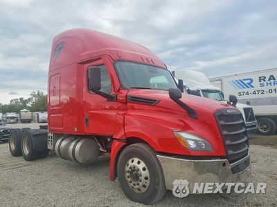 Czwarte zdjęcie samochodu z boku: 2021 FREIGHTLINER CASCADIA 126 SEMI TRUCK VIN:3AKJHHDR1MSMH3603 - miniatura