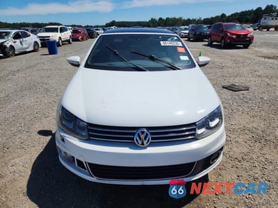 Piąte zdjęcie samochodu w środku: 2015 VOLKSWAGEN EOS LUX VIN:WVWFW8AH8FV002456 - miniatura
