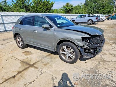 Czwarte zdjęcie samochodu z boku: 2020 AUDI Q3 PREMIUM S LINE VIN:WA1DECF38L1057917 - miniatura