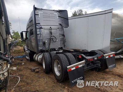 Drugie zdjęcie samochodu z przodu: 2019 VOLVO VNL SEMI TRUCK VIN:4V4NC9EH5KN193692 - miniatura