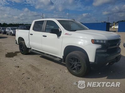 Czwarte zdjęcie samochodu z boku: 2021 CHEVROLET SILVERADO K1500 LT TRAIL BOSS VIN:1GCPYFED1MZ389691 - miniatura