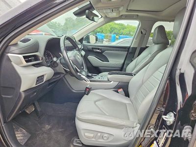 Zdjęcie 7 z 13 samochodu: 2023 TOYOTA HIGHLANDER XLE VIN:5TDKDRBH2PS041581 - miniatura