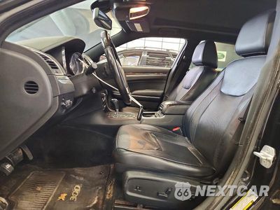Zdjęcie 7 z 12 samochodu: 2013 CHRYSLER 300C VIN:2C3CCAET0DH666309 - miniatura