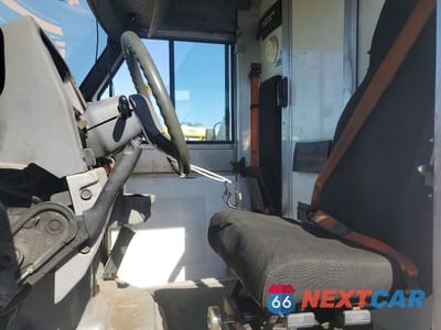 Zdjęcie 7 z 12 samochodu: 2016 ISUZU NPR VIN:JALB4T17XG7W00907 - miniatura