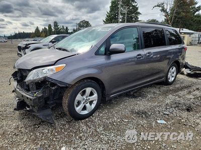 2018 TOYOTA SIENNA LE 5TDKZ3DC2JS940240 - główne zdjęcie licytacji z USA - miniatura