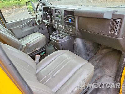 Zdjęcie 8 z 13 samochodu: 2017 GMC SAVANA BOX TRUCK VIN:1GD37TCG4H1905409 - miniatura