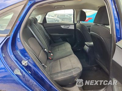 Zdjęcie 10 z 13 samochodu: 2022 KIA FORTE LXS VIN:3KPF24AD8NE434338 - miniatura