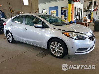 Czwarte zdjęcie samochodu z boku: 2015 KIA FORTE LX VIN:KNAFX4A63F5359416 - miniatura