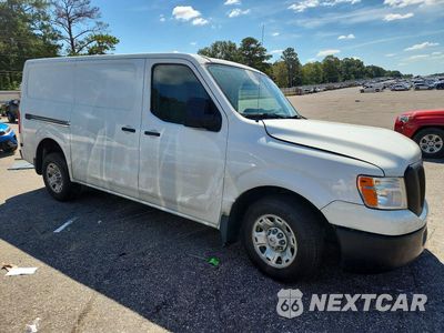 Czwarte zdjęcie samochodu z boku: 2020 NISSAN NV 2500 HD SV VIN:1N6BF0KY6LN810859 - miniatura