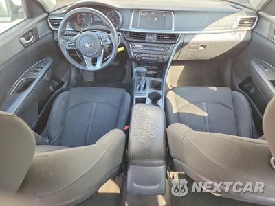 Zdjęcie 8 z 12 samochodu: 2019 KIA OPTIMA LX VIN:5XXGT4L30KG277025 - miniatura