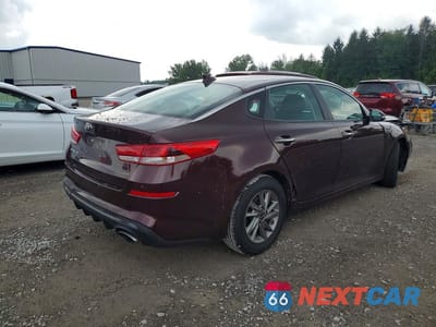 Trzecie zdjęcie samochodu z tyłu: 2019 KIA OPTIMA LX VIN:5XXGT4L30KG353200 - miniatura