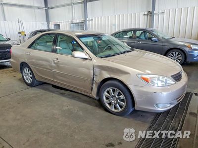 Czwarte zdjęcie samochodu z boku: 2004 TOYOTA CAMRY XLE V6 VIN:4T1BF30KX4U065197 - miniatura