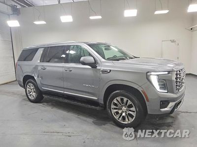 Czwarte zdjęcie samochodu z boku: 2025 GMC YUKON XL DENALI VIN:1GKS2JRL7SR346684 - miniatura