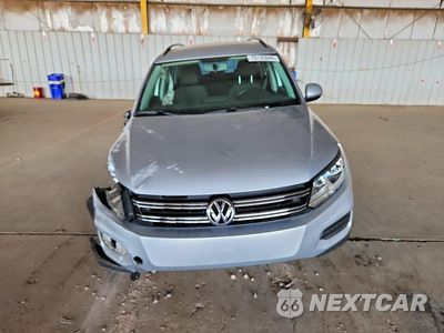 Piąte zdjęcie samochodu w środku: 2017 VOLKSWAGEN TIGUAN S VIN:WVGAV7AX5HK044839 - miniatura