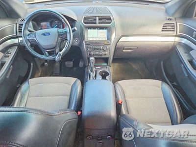 Zdjęcie 8 z 14 samochodu: 2017 FORD EXPLORER XLT VIN:1FM5K8D83HGA90273 - miniatura