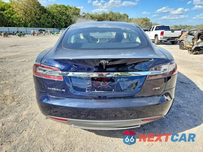Zdjęcie 6 z 12 samochodu: 2013 TESLA MODEL S VIN:5YJSA1DP2DFP17025 - miniatura