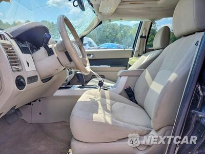 Zdjęcie 7 z 13 samochodu: 2010 MERCURY MARINER VIN:4M2CN8B71AKJ29209 - miniatura