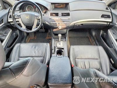 Zdjęcie 8 z 12 samochodu: 2010 HONDA ACCORD EXL VIN:1HGCP3F87AA027457 - miniatura
