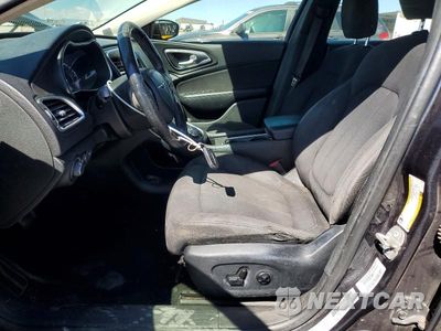 Zdjęcie 7 z 12 samochodu: 2016 CHRYSLER 200 LIMITED VIN:1C3CCCAB4GN170417 - miniatura