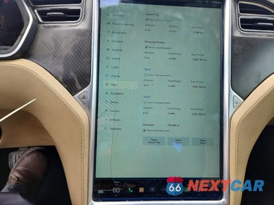 Zdjęcie 9 z 12 samochodu: 2015 TESLA MODEL S 90D VIN:5YJSA1V28FF097383 - miniatura