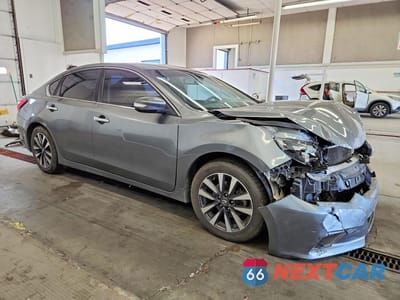 Czwarte zdjęcie samochodu z boku: 2017 NISSAN ALTIMA 2.5 SL VIN:1N4AL3APXHC171217 - miniatura