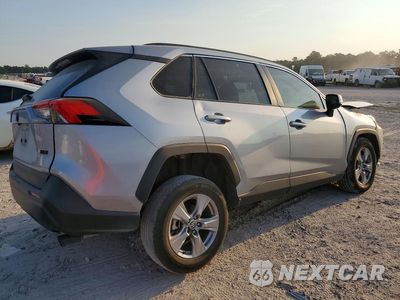 Trzecie zdjęcie samochodu z tyłu: 2025 TOYOTA RAV4 XLE VIN:2T3W1RFV2SC347604 - miniatura