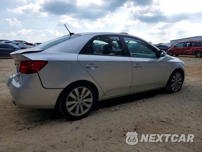 Trzecie zdjęcie samochodu z tyłu: 2010 KIA FORTE SX VIN:KNAFW4A38A5140243 - miniatura