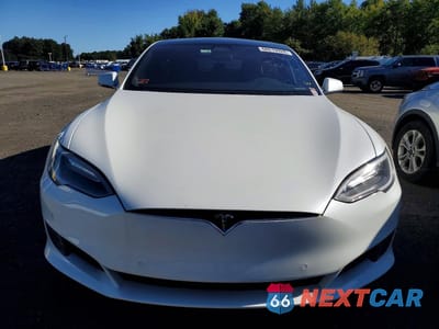 Piąte zdjęcie samochodu w środku: 2017 TESLA MODEL S VIN:5YJSA1E23HF209512 - miniatura