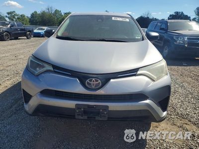 Piąte zdjęcie samochodu w środku: 2017 TOYOTA RAV4 LE VIN:2T3ZFREV2HW403466 - miniatura