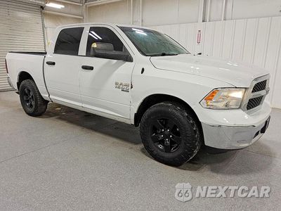 Czwarte zdjęcie samochodu z boku: 2019 RAM 1500 CLASSIC TRADESMAN VIN:1C6RR7KG1KS627479 - miniatura