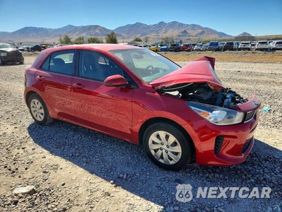 Czwarte zdjęcie samochodu z boku: 2018 KIA RIO 5-DOOR S VIN:3KPA25ABXJE067290 - miniatura