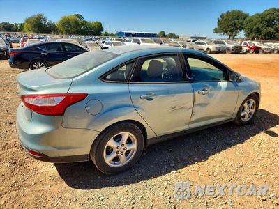 Trzecie zdjęcie samochodu z tyłu: 2012 FORD FOCUS SE VIN:1FAHP3F28CL399256 - miniatura