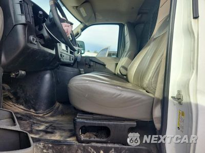 Zdjęcie 7 z 14 samochodu: 2017 CHEVROLET EXPRESS G2500 VIN:1GCWGAFF5H1287025 - miniatura