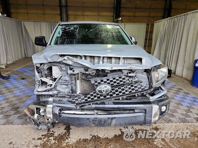 Piąte zdjęcie samochodu w środku: 2020 TOYOTA TUNDRA CREWMAX SR5 VIN:5TFEY5F19LX262459 - miniatura