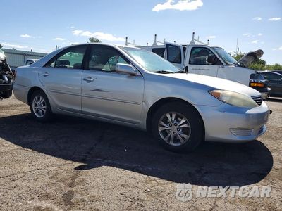 Czwarte zdjęcie samochodu z boku: 2005 TOYOTA CAMRY LE V6 VIN:4T1BF32K25U616396 - miniatura