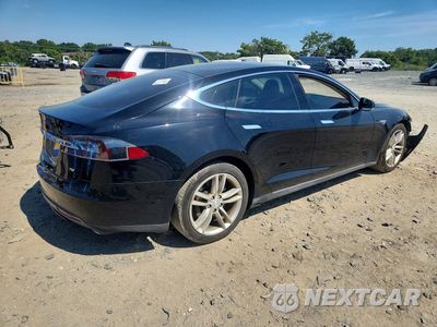 Trzecie zdjęcie samochodu z tyłu: 2015 TESLA MODEL S VIN:5YJSA1E13FF119992 - miniatura