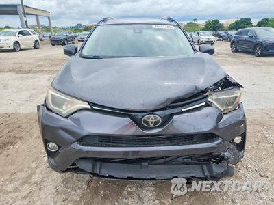 Piąte zdjęcie samochodu w środku: 2018 TOYOTA RAV4 LE VIN:JTMZFREV1JJ204512 - miniatura