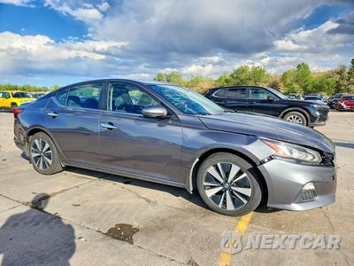 Czwarte zdjęcie samochodu z boku: 2021 NISSAN ALTIMA SV VIN:1N4BL4DVXMN379102 - miniatura
