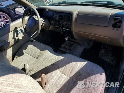 Zdjęcie 8 z 12 samochodu: 2000 TOYOTA TACOMA BASE VIN:4TANL42N6YZ672936 - miniatura
