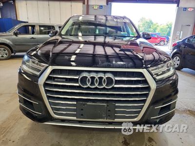 Piąte zdjęcie samochodu w środku: 2019 AUDI Q7 PREMIUM VIN:WA1AAAF71KD002373 - miniatura