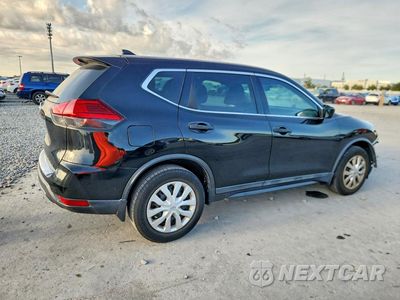 Trzecie zdjęcie samochodu z tyłu: 2017 NISSAN ROGUE S VIN:5N1AT2MT3HC843191 - miniatura