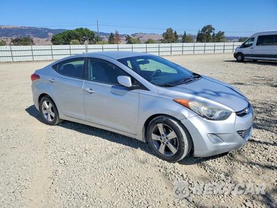 Czwarte zdjęcie samochodu z boku: 2013 HYUNDAI ELANTRA GLS VIN:5NPDH4AE4DH360361 - miniatura