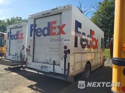 Trzecie zdjęcie samochodu z tyłu: 2022 FORD F59 - DELIVERY VAN VIN:1F64F5KN1N0A02954 - miniatura