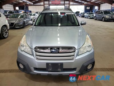 Piąte zdjęcie samochodu w środku: 2014 SUBARU OUTBACK 2.5I PREMIUM VIN:4S4BRCDC9E3206469 - miniatura