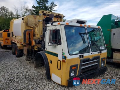 Czwarte zdjęcie samochodu z boku: 2013 MACK LEU613 REFUSE TRUCK VIN:1M2AU02C5DM007505 - miniatura