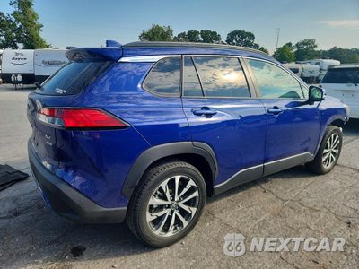 Trzecie zdjęcie samochodu z tyłu: 2022 TOYOTA COROLLA CROSS XLE VIN:7MUDAABG5NV011908 - miniatura