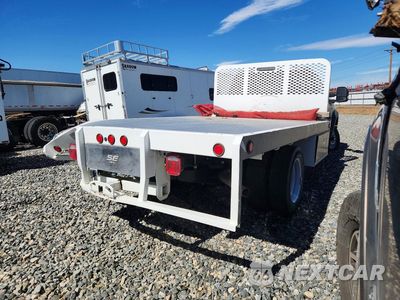Trzecie zdjęcie samochodu z tyłu: 2025 FORD F550 SUPER DUTY VIN:1FDFF5HT5SDA19008 - miniatura