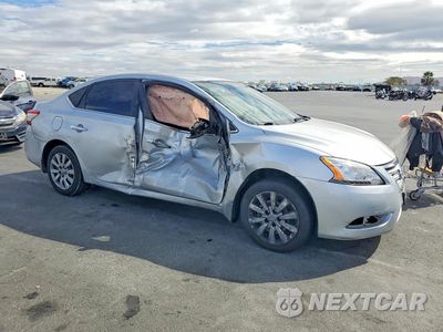 Czwarte zdjęcie samochodu z boku: 2015 NISSAN SENTRA VIN:3N1AB7AP6FY216097 - miniatura