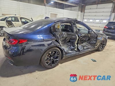 Trzecie zdjęcie samochodu z tyłu: 2021 BMW 540 XI VIN:WBA73BJ09MWX10952 - miniatura